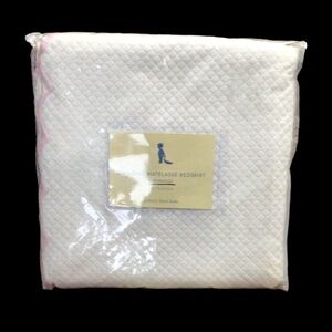 POTTERY Barn Kids diamond matelassé crib bed skirt